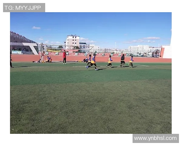 天下足球激情四溢追逐梦想的绿茵场上书写传奇故事