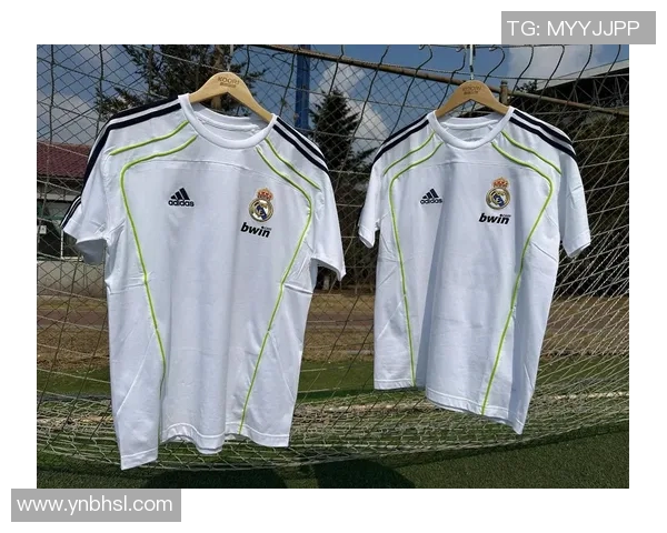 购买足球的最佳选择与技巧分享让你轻松找到心仪的足球装备 购买足球的最佳选择与技巧分享让你轻松找到心仪的足球装备